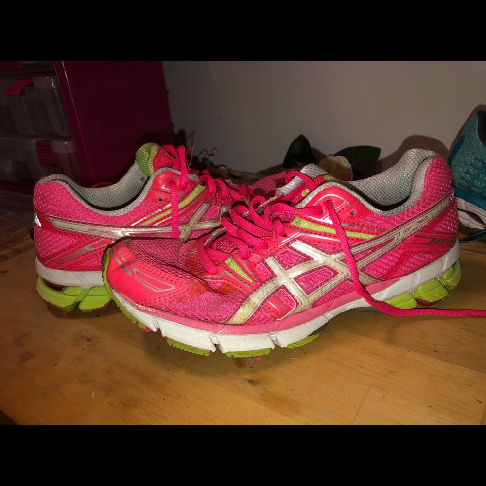 Athletic Shoes - Picture 4 of 5